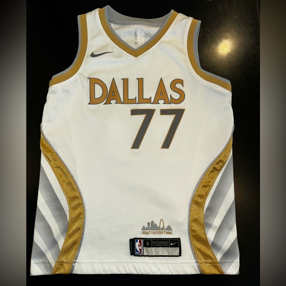 Authentic Nike Youth Dallas Mavericks Luke Doncic White City Edition Jersey!